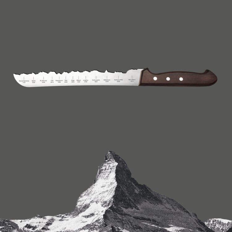 Brotmesser mit Bergpanorama als Klinge und Holzgriff schwebt über einem schwarz-weiss Bild des Matterhorns.
