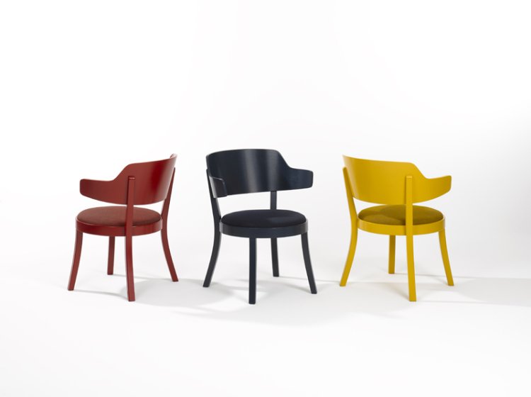 Sessel «seley» von Designer Frédéric Dedelley für horgenglarus in knalligen Farben.