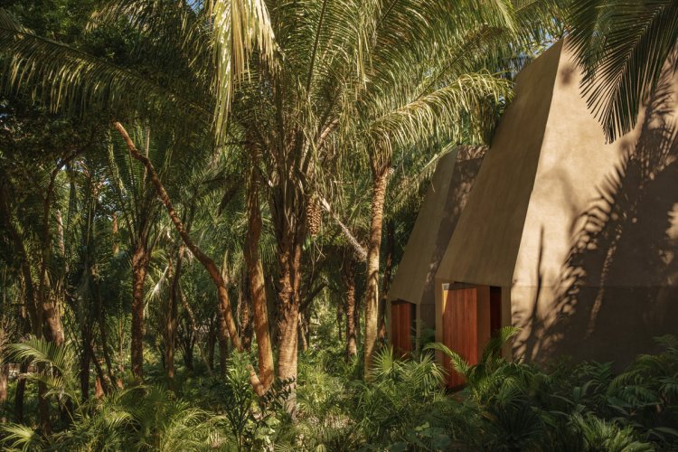 kleine Hütten im Dschungel